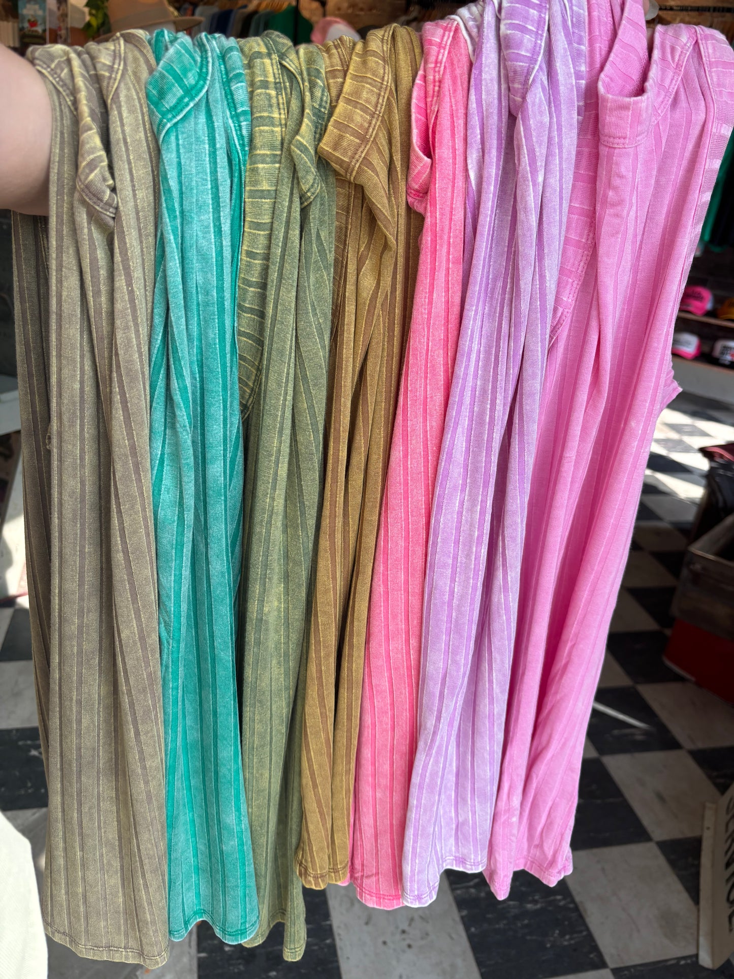 Ribbed Layering Tank