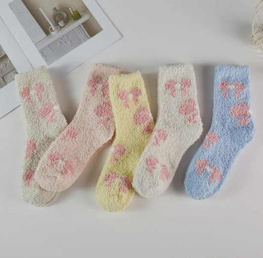 Bow Fuzzy Socks 5pk