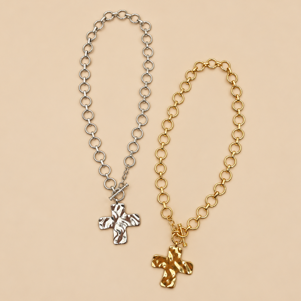 CHUNKY CROSS FRONT TOGGLE NECKLACE