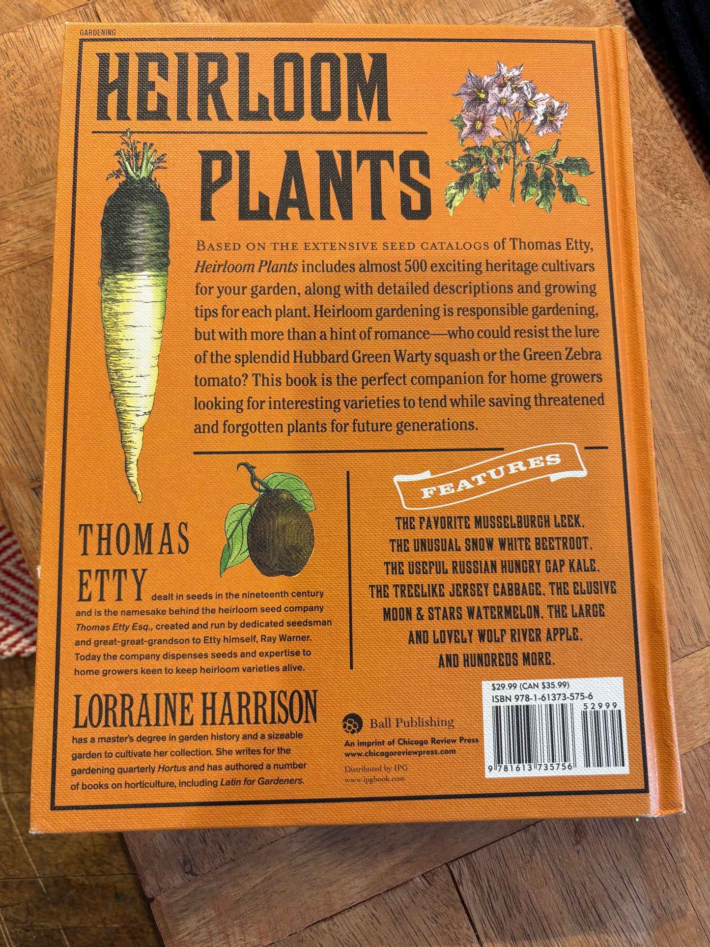 Heirloom Plants: A Complete Compendium