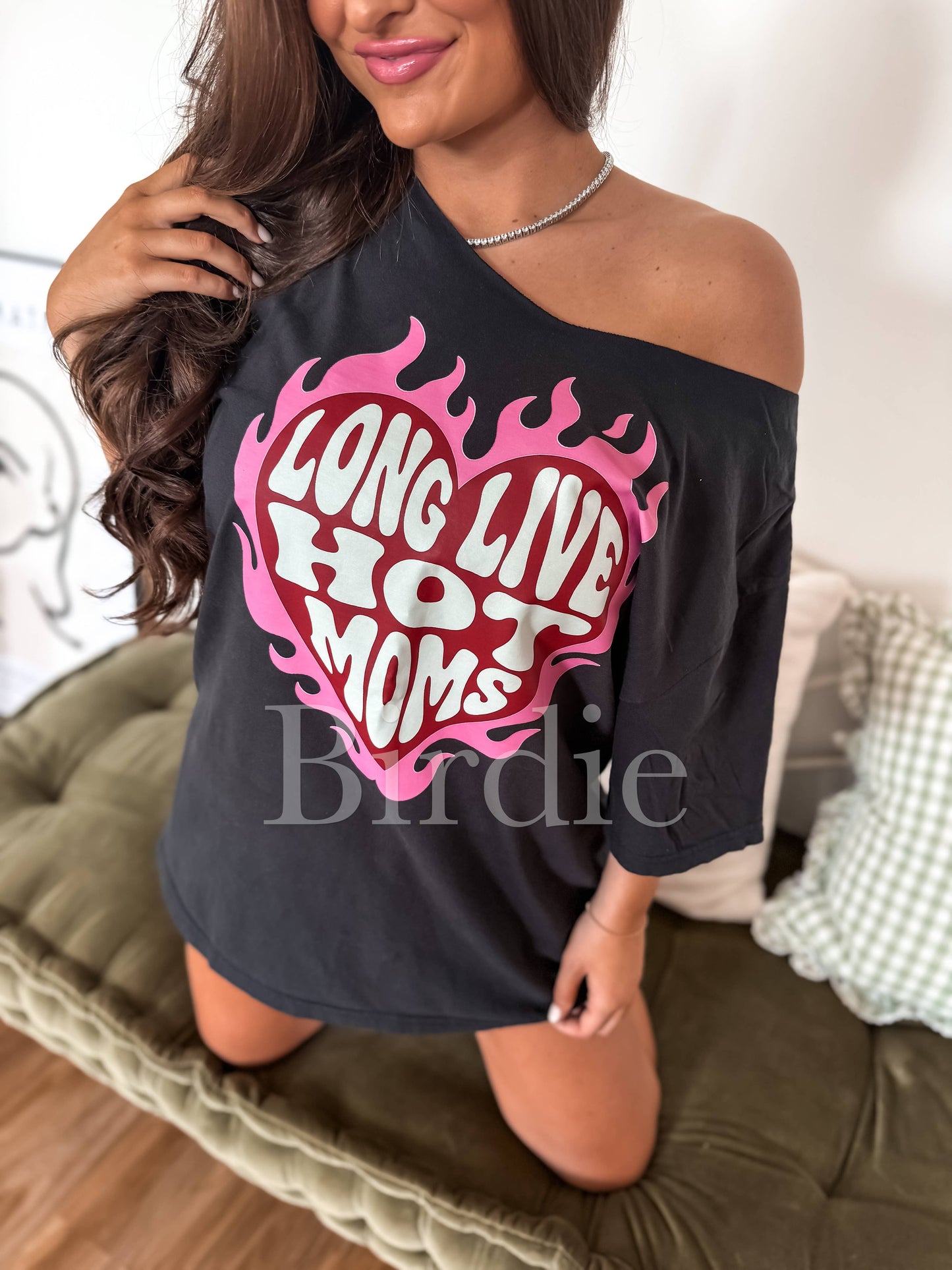 Hot Moms - Off Shoulder Tee