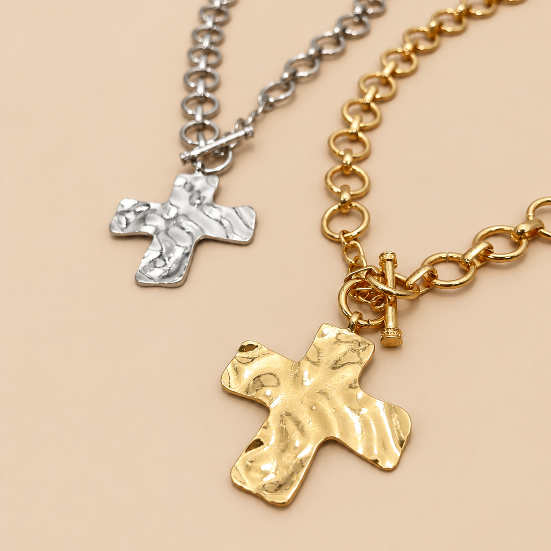 CHUNKY CROSS FRONT TOGGLE NECKLACE