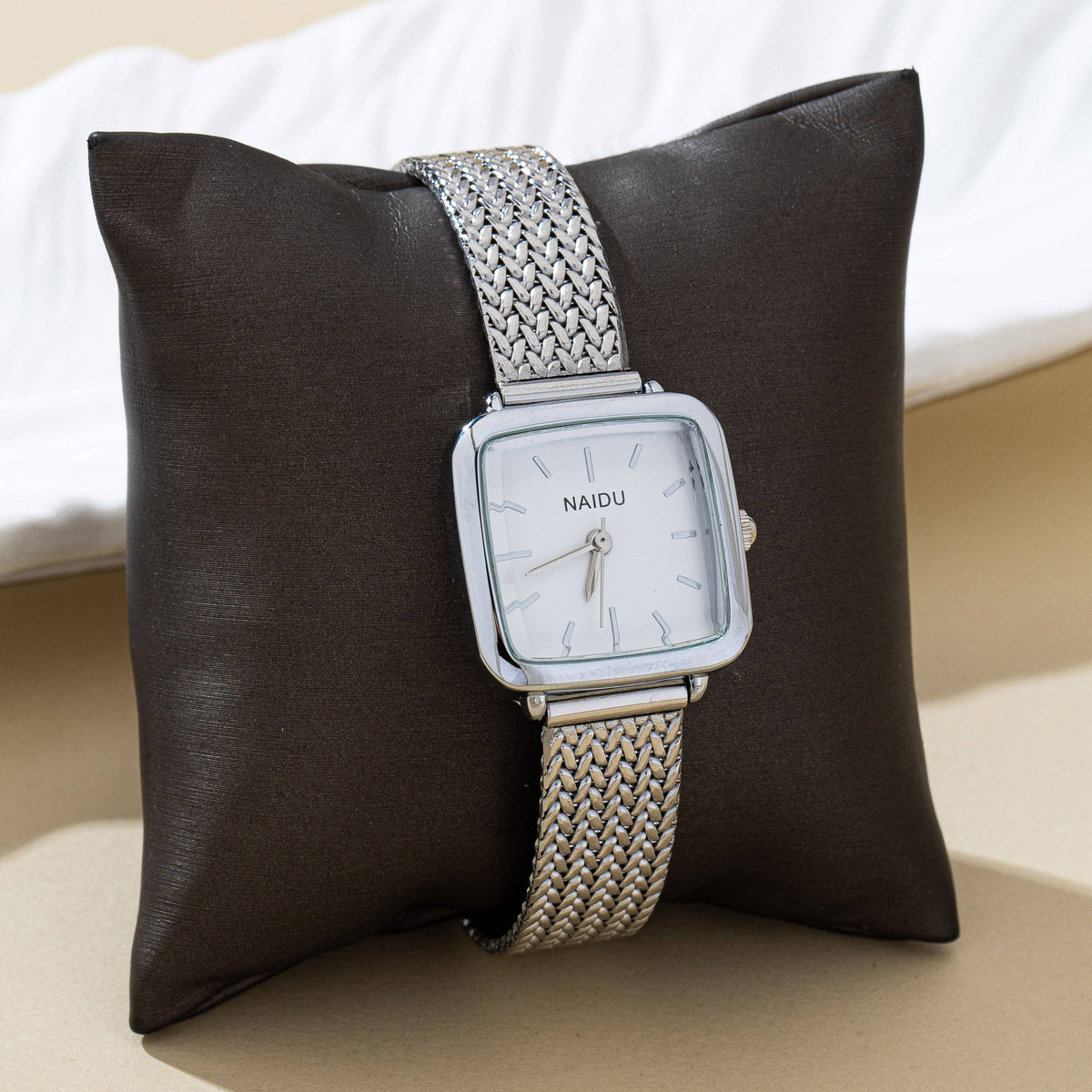 SQUARE FACED MESH BAND BRACELET WATCH