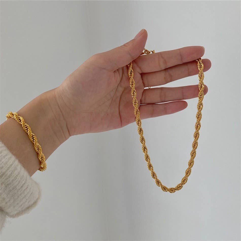 STAINLESS STEEL BOX NECKLACE