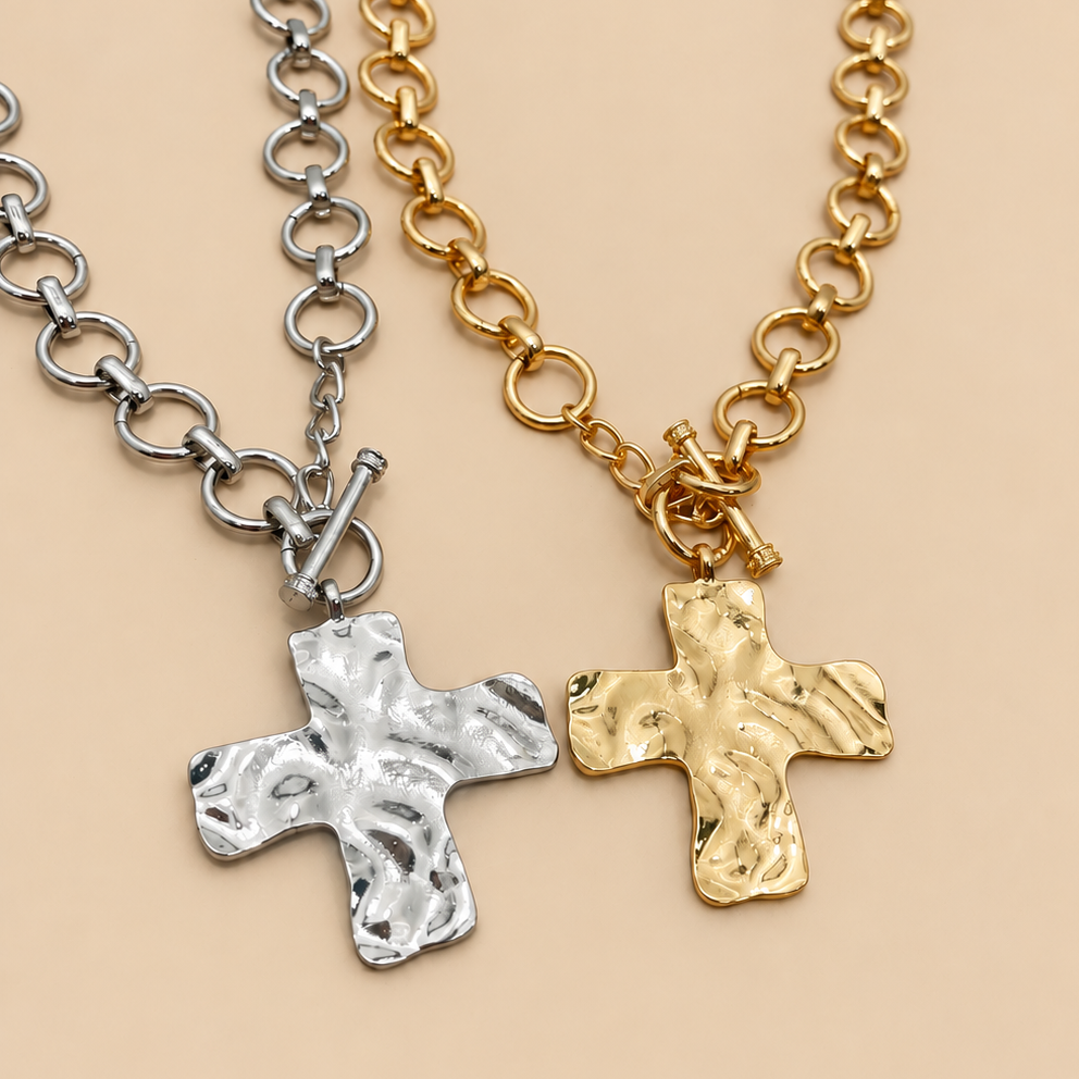 CHUNKY CROSS FRONT TOGGLE NECKLACE